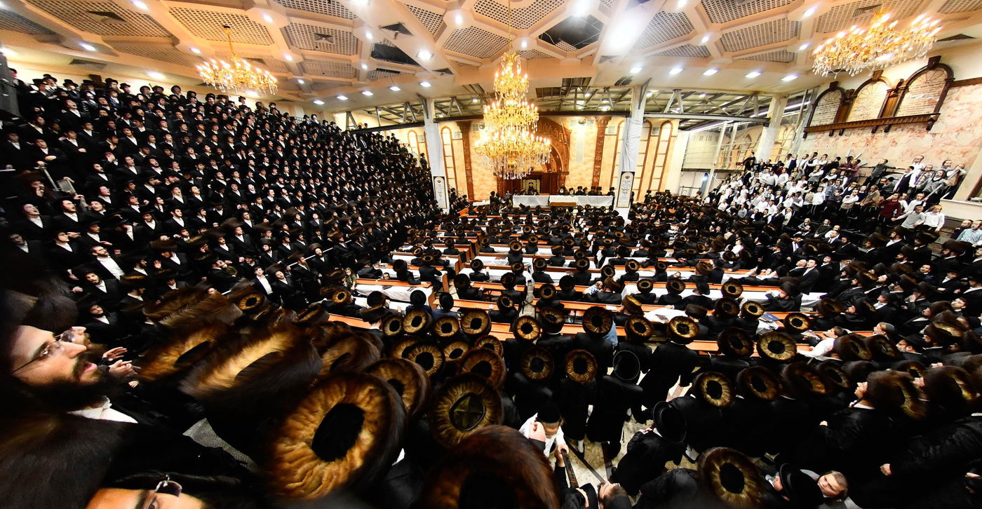 האדמו"ר מדושינסקיא בשמחת בית השואבה