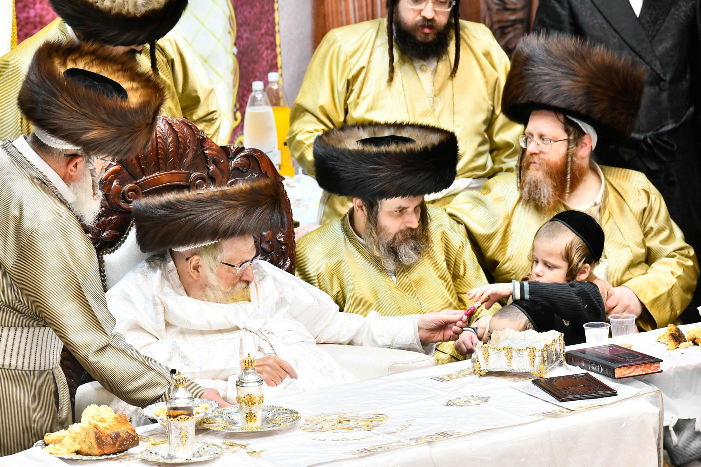 האדמו"ר מתולדות אברהם יצחק בטיש חוה"מ סכות