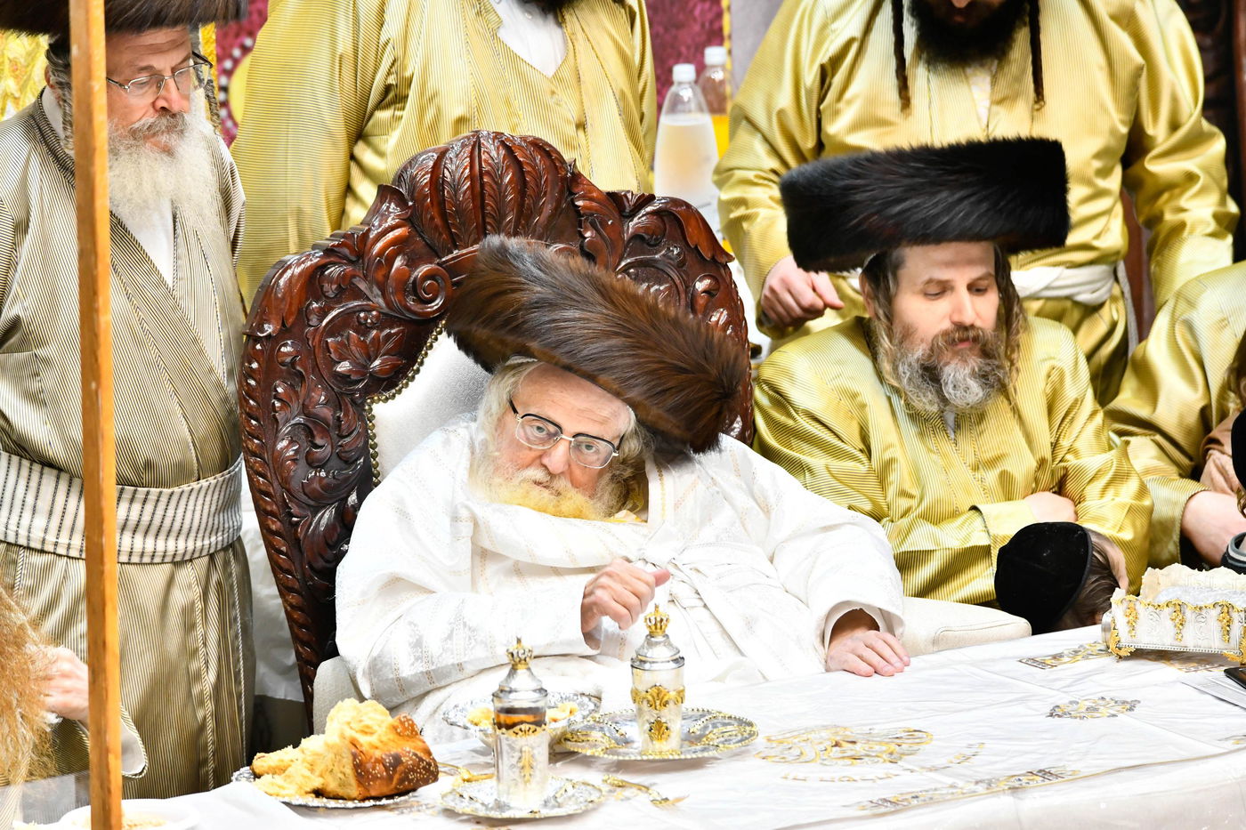 האדמו"ר מתולדות אברהם יצחק בטיש חוה"מ סכות