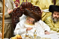 האדמו"ר מתולדות אברהם יצחק בטיש חוה"מ סכות