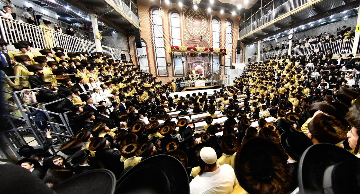 האדמו"ר מתולדות אברהם יצחק בטיש חוה"מ סכות