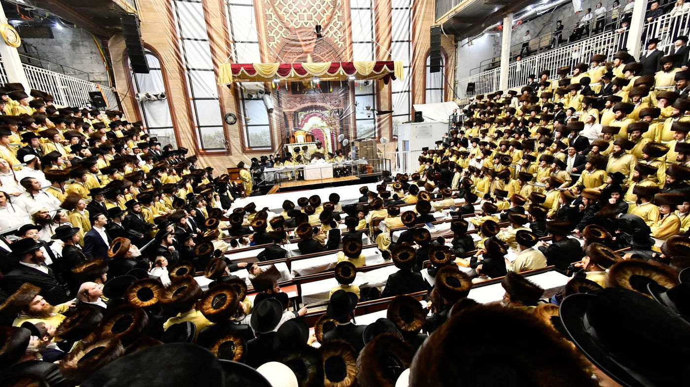 האדמו"ר מתולדות אברהם יצחק בטיש חוה"מ סכות