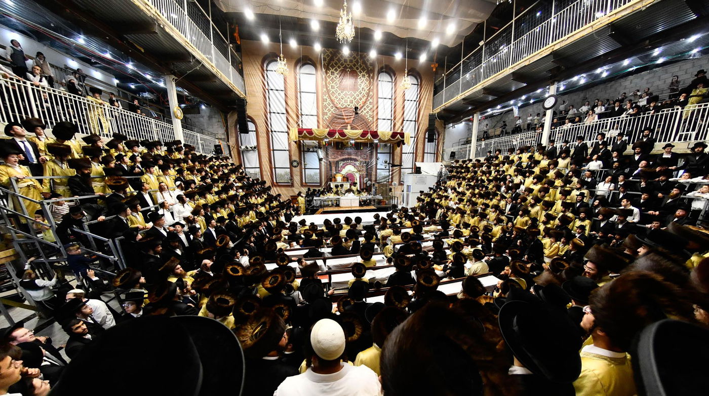 האדמו"ר מתולדות אברהם יצחק בטיש חוה"מ סכות