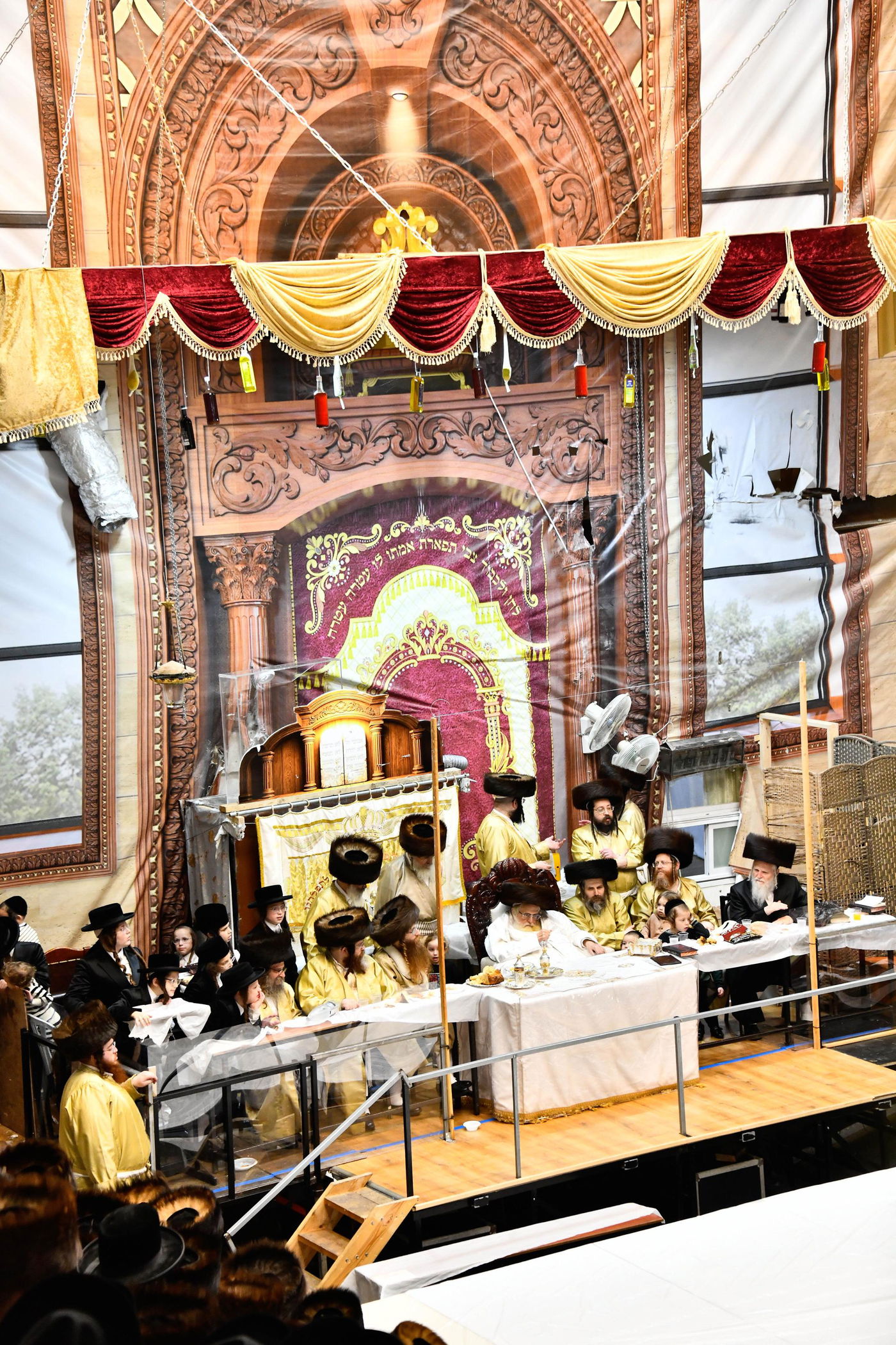 האדמו"ר מתולדות אברהם יצחק בטיש חוה"מ סכות