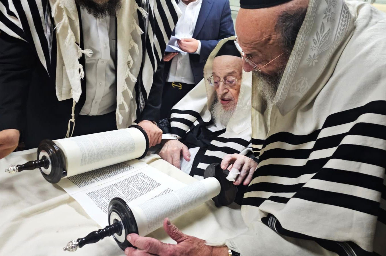 הגאון רבי מאיר צבי ברגמן בעליה לתורה