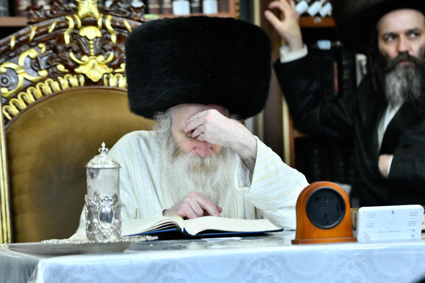 טיש חוה"מ סוכות אצל הגרי"מ מורגנשטרן