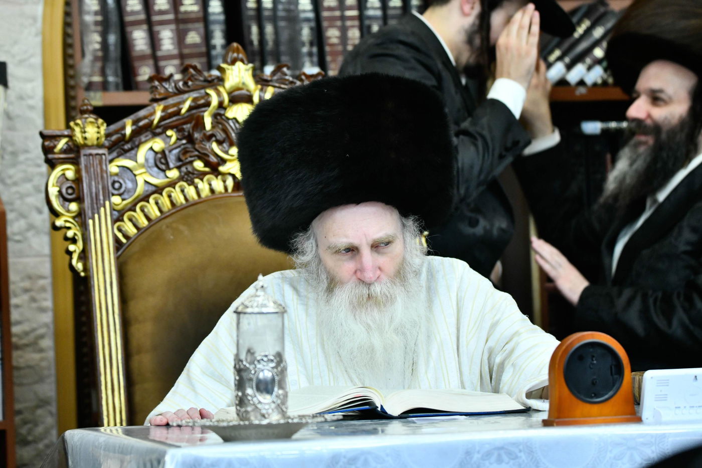 טיש חוה"מ סוכות אצל הגרי"מ מורגנשטרן