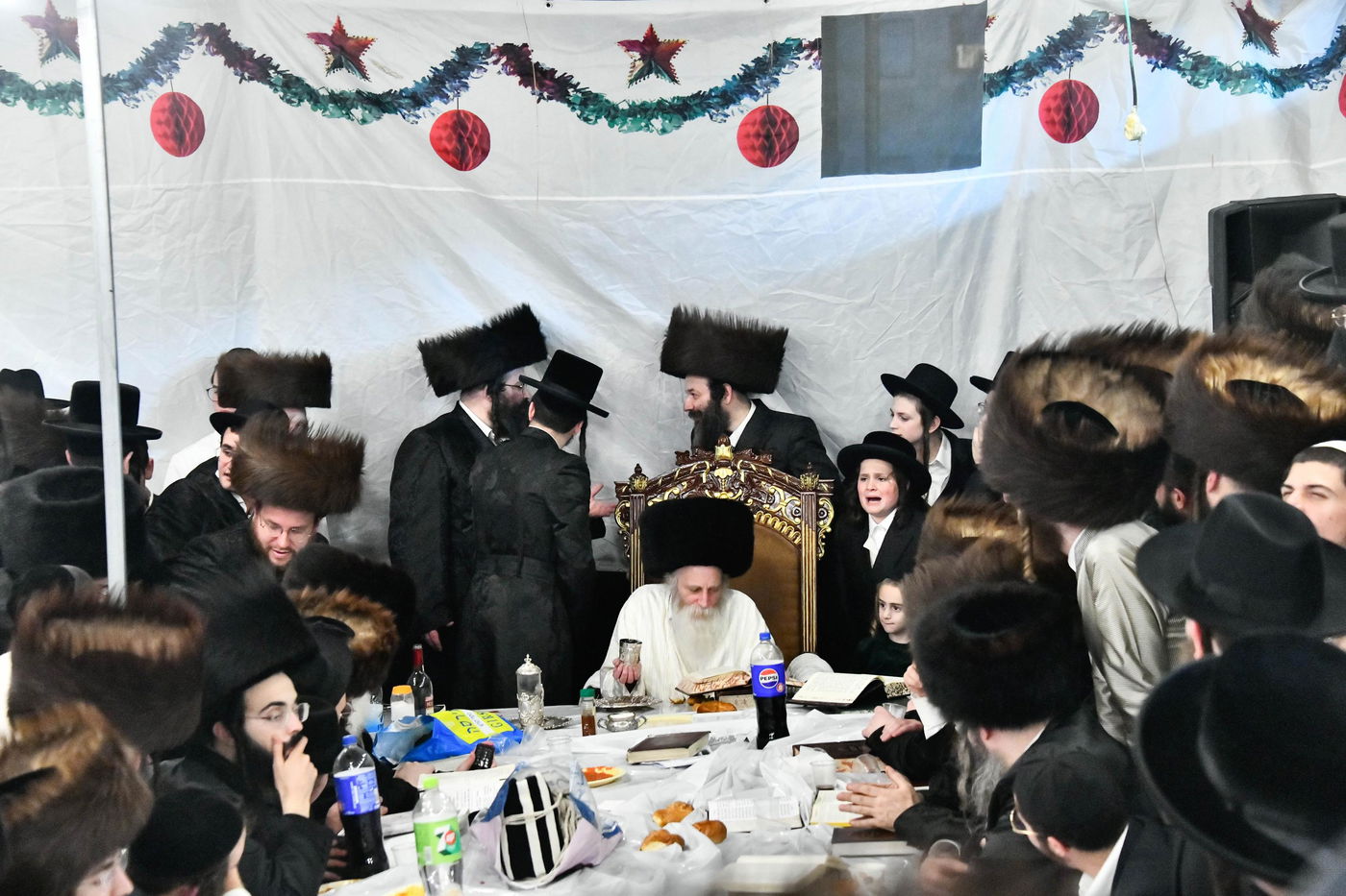 טיש חוה"מ סוכות אצל הגרי"מ מורגנשטרן