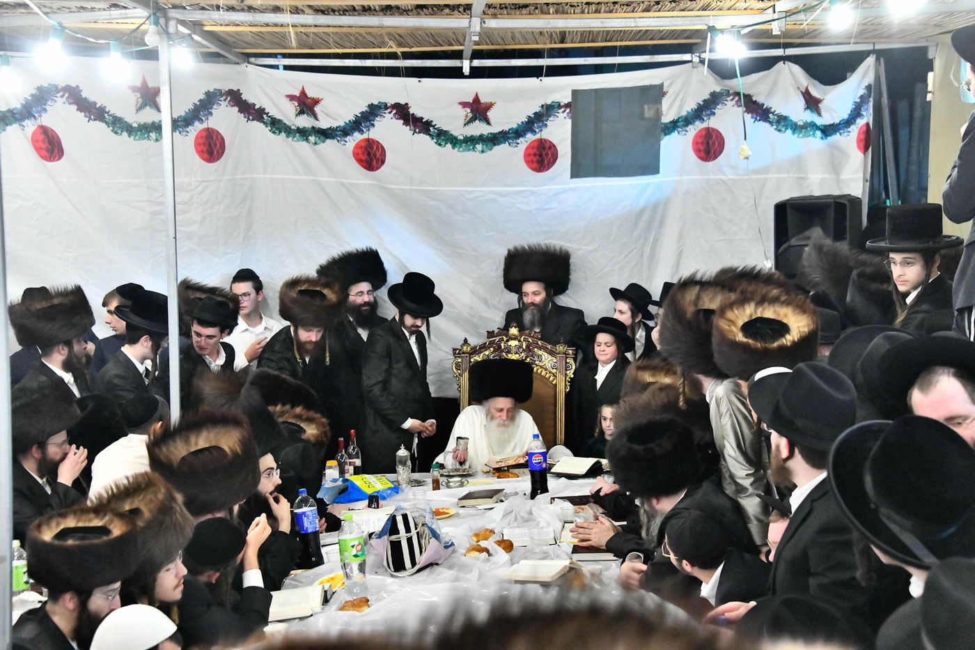 טיש חוה"מ סוכות אצל הגרי"מ מורגנשטרן