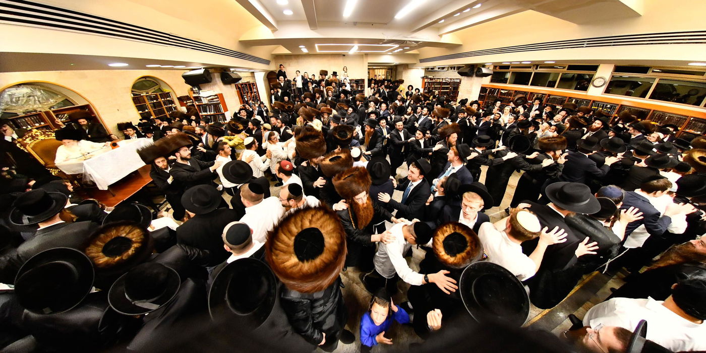 טיש חוה"מ סוכות אצל הגרי"מ מורגנשטרן