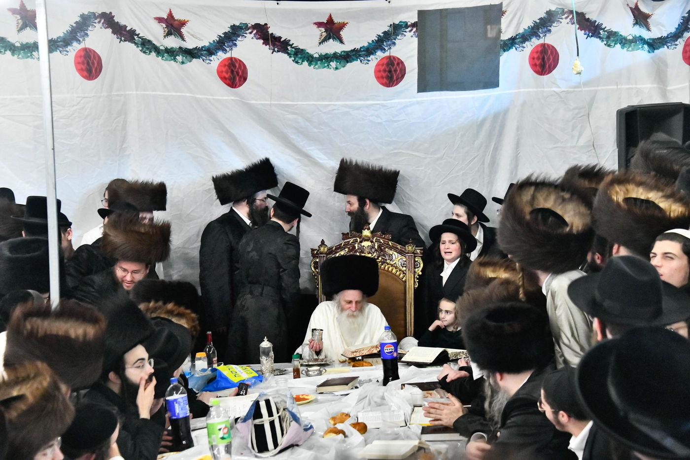 טיש חוה"מ סוכות אצל הגרי"מ מורגנשטרן