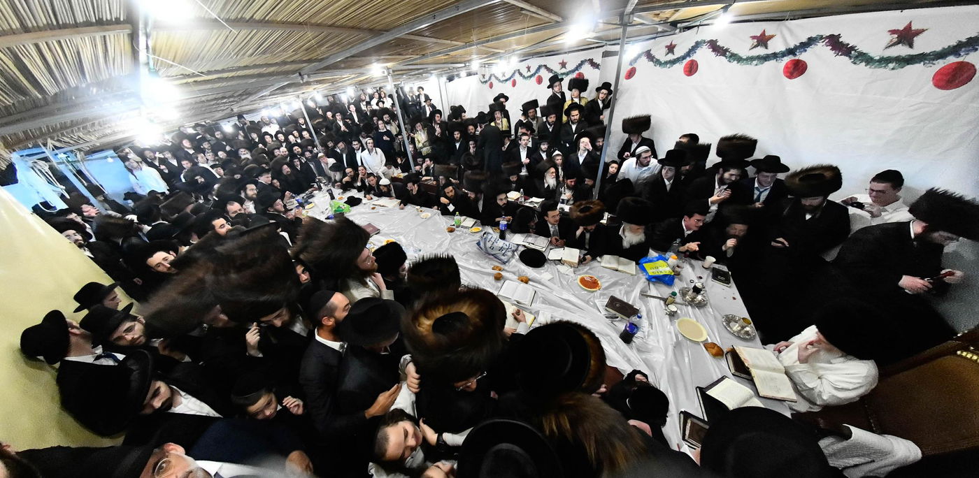 טיש חוה"מ סוכות אצל הגרי"מ מורגנשטרן