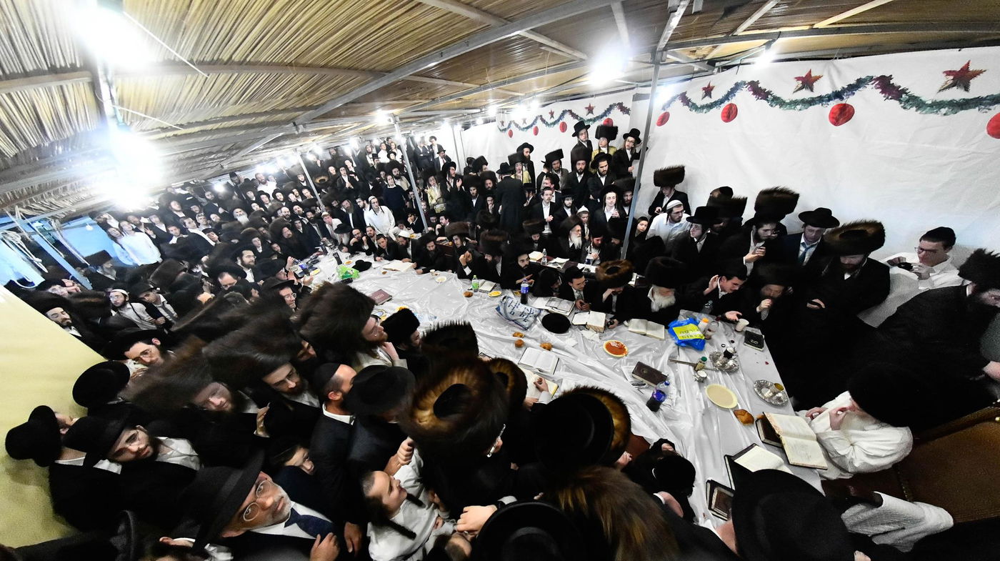 טיש חוה"מ סוכות אצל הגרי"מ מורגנשטרן