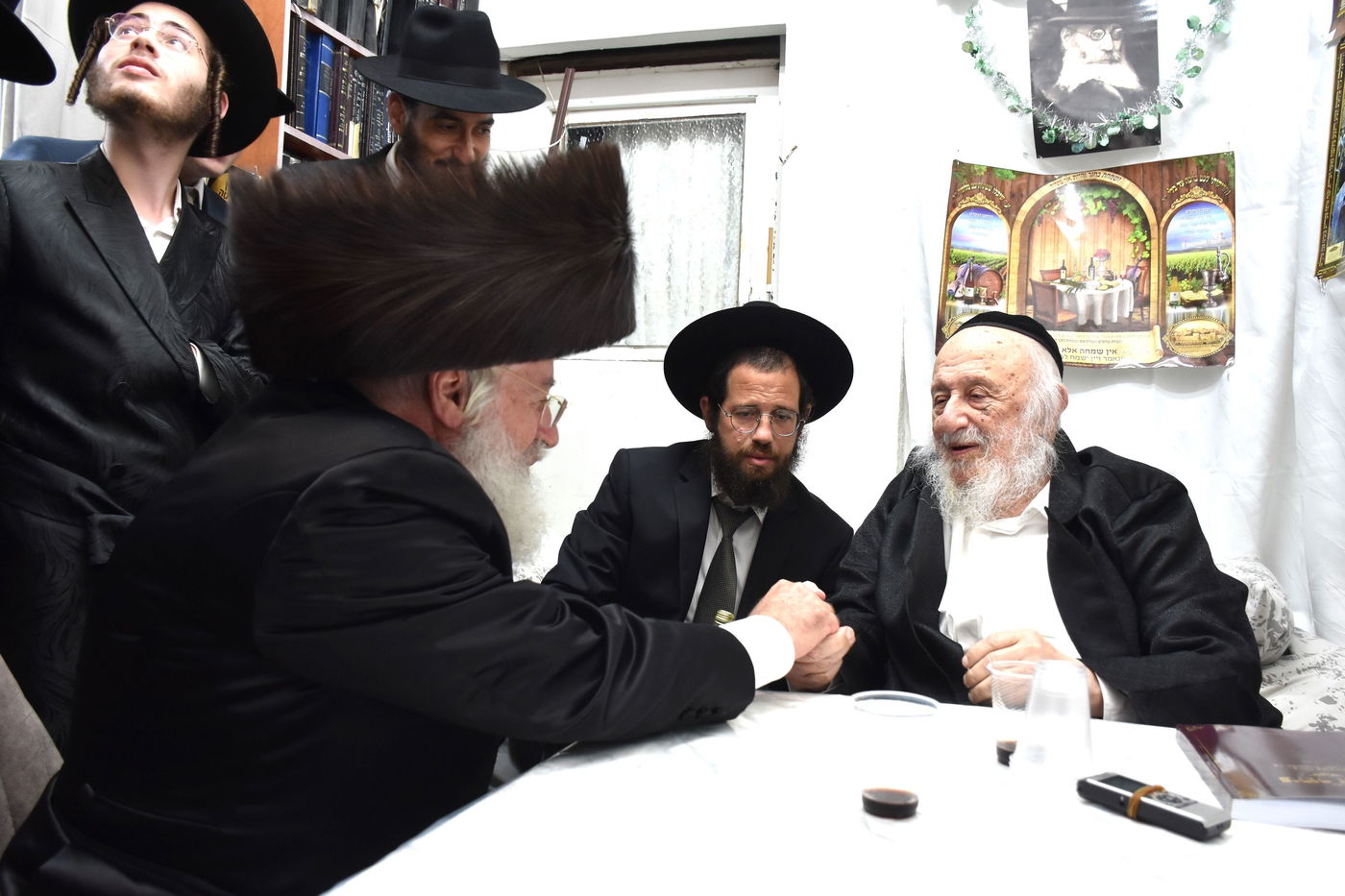 אלפים בשיעורו של הגאב"ד הגר"א וייס בבני ברק