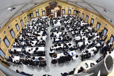 אלפים בשיעורו של הגאב"ד הגר"א וייס בבני ברק