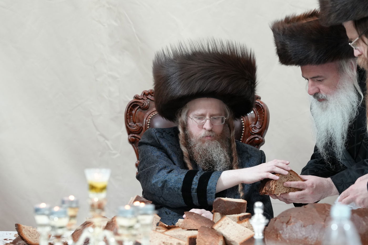 טיש אושפיזין דיוסף בחצר הקודש שומרי אמונים