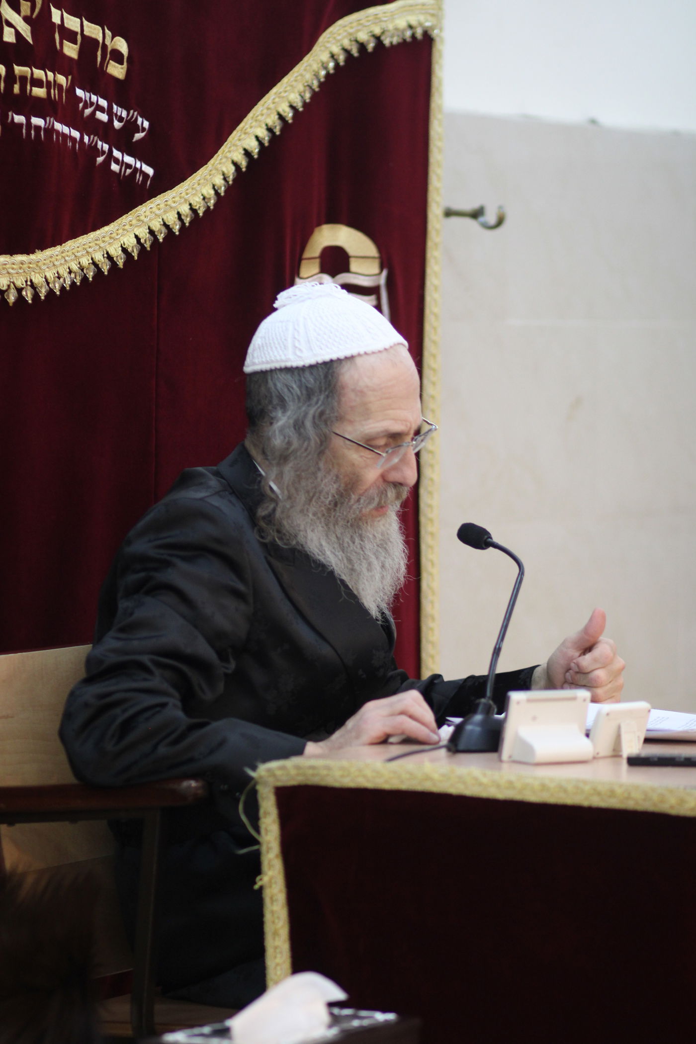 הגה"צ רבי אלימלך בידרמן בשיעור תורה בחוה"מ סוכות