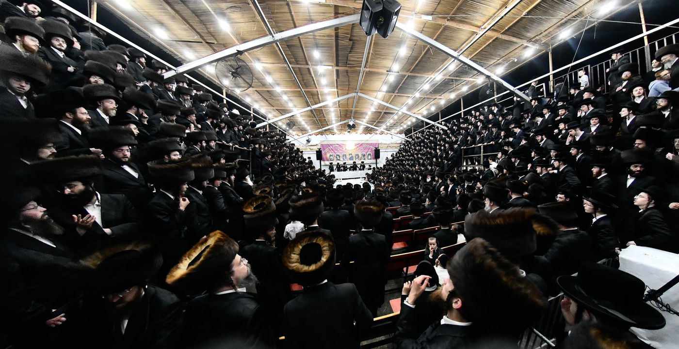 האדמו"ר מביאלה בטיש חול המועד סוכות