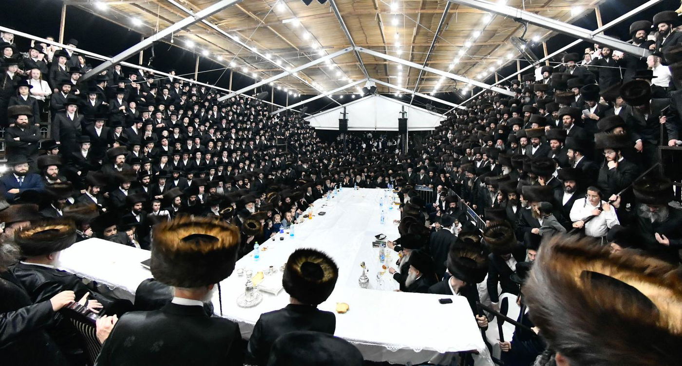 האדמו"ר מביאלה בטיש חול המועד סוכות