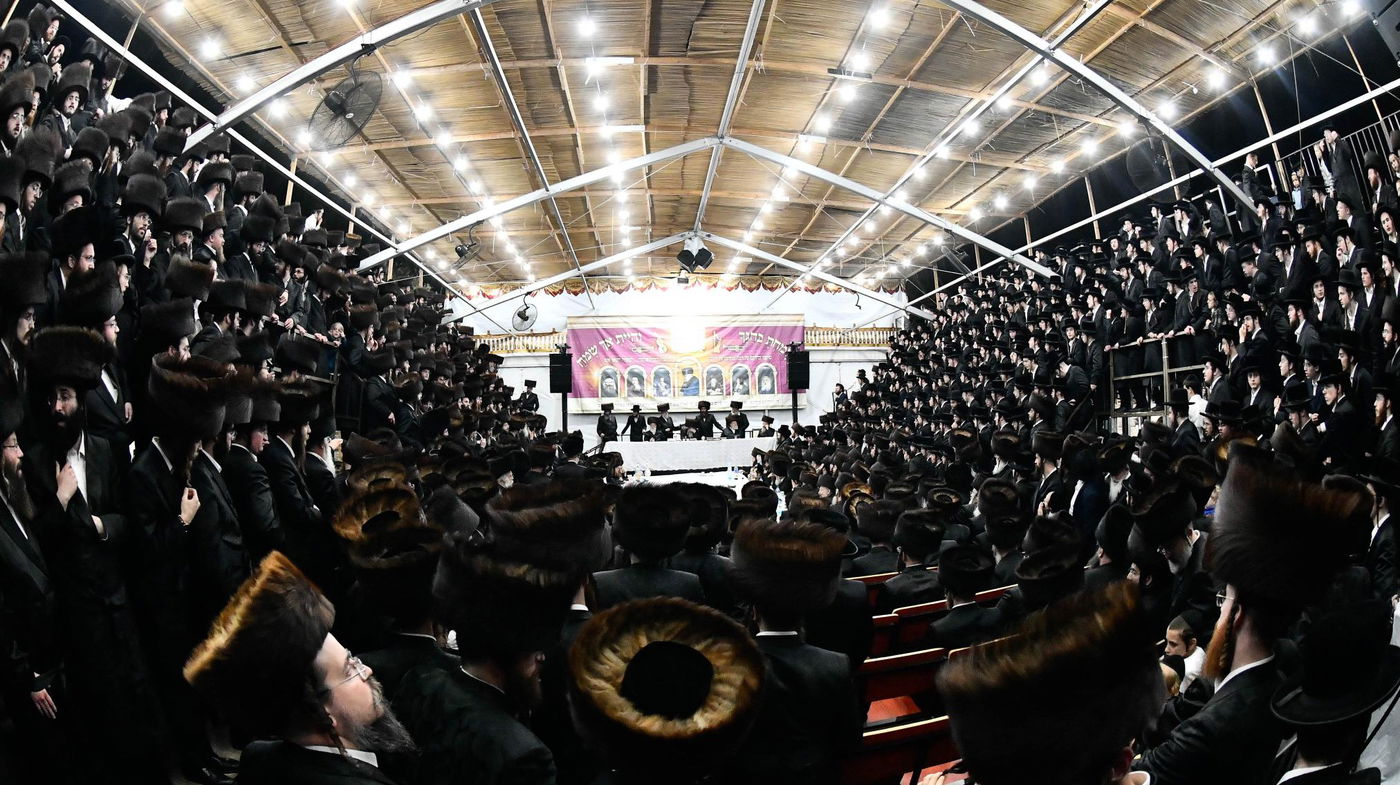 האדמו"ר מביאלה בטיש חול המועד סוכות