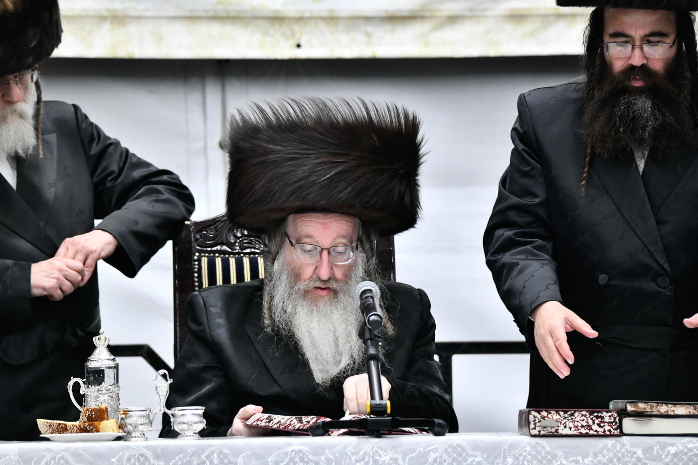 האדמו"ר מביאלה בטיש חול המועד סוכות