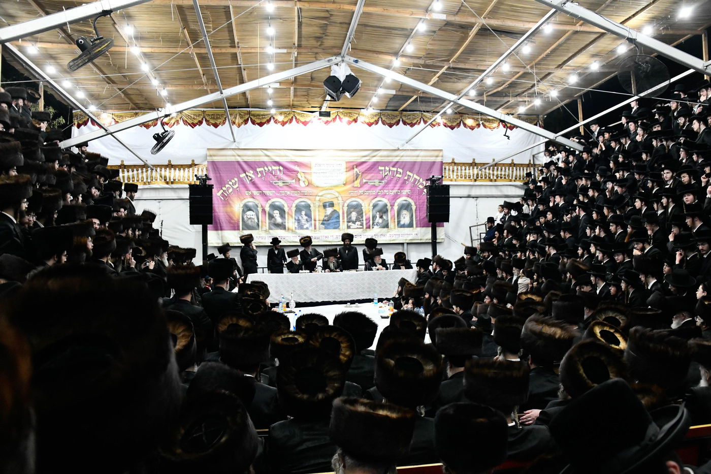 האדמו"ר מביאלה בטיש חול המועד סוכות