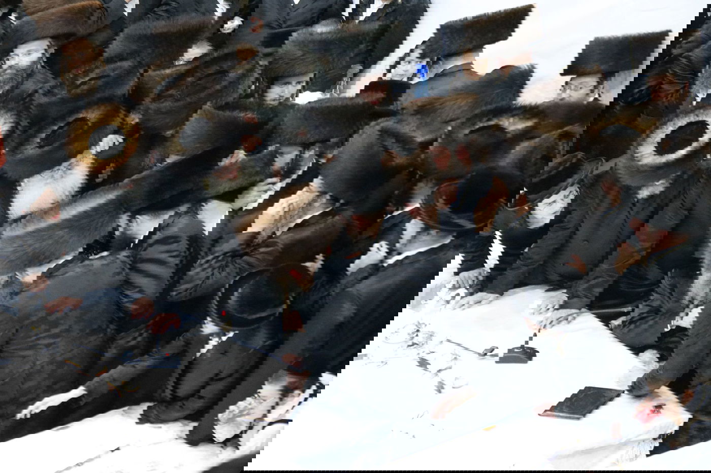 העריקים אצל האדמו"רים בחול המעוד סוכות תשפ"ו