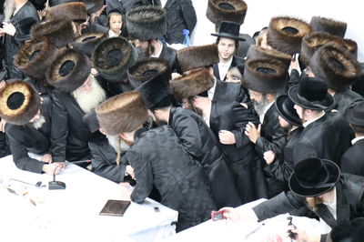 העריקים אצל האדמו"רים בחול המעוד סוכות תשפ"ו