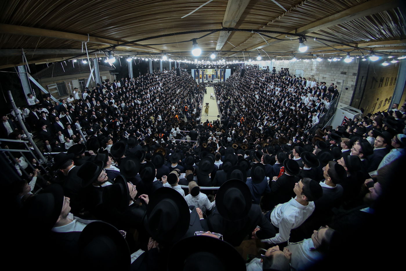 הגה"צ רבי אלימלך בידרמן בשמחת בית השואבה