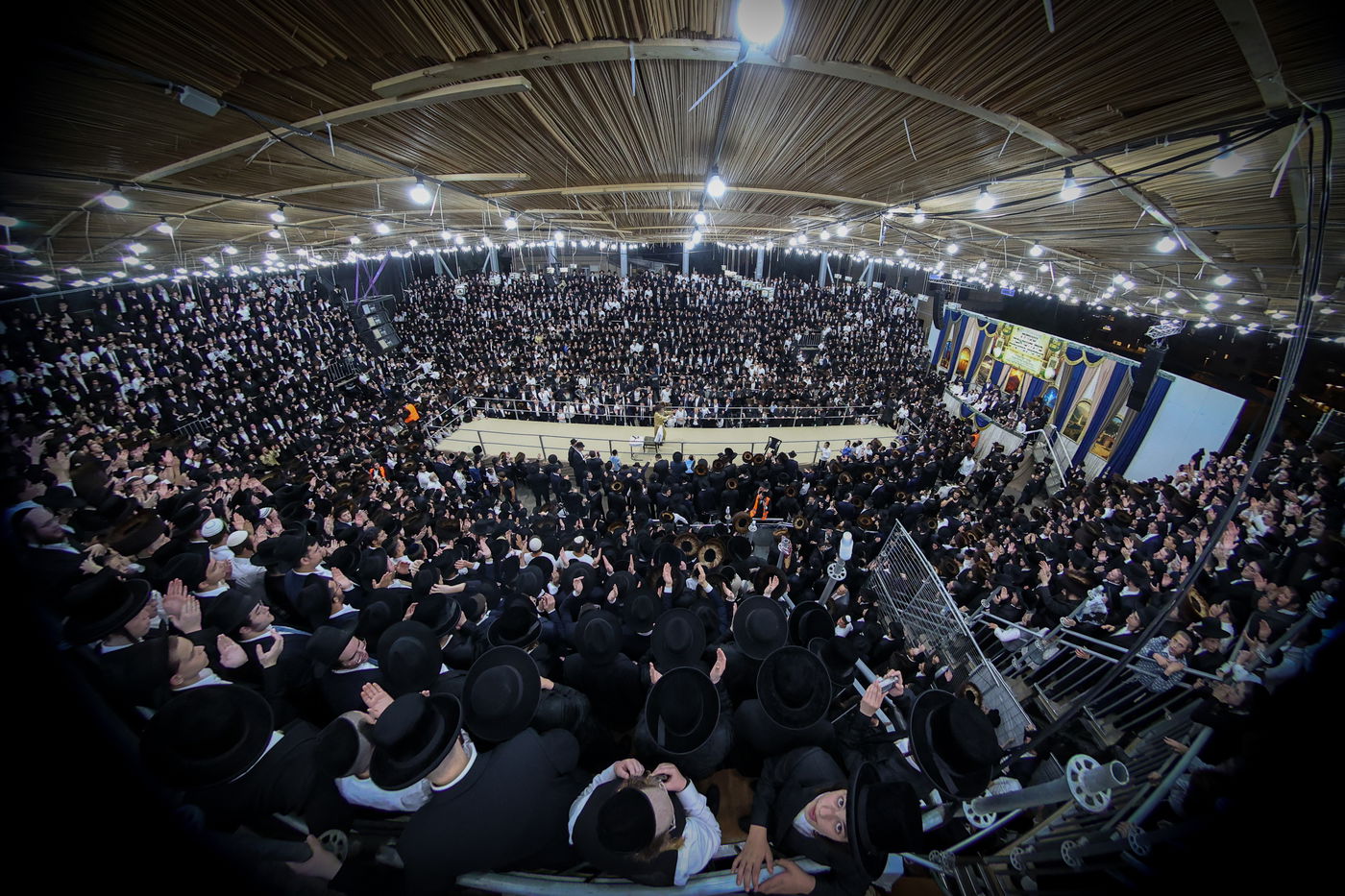 הגה"צ רבי אלימלך בידרמן בשמחת בית השואבה