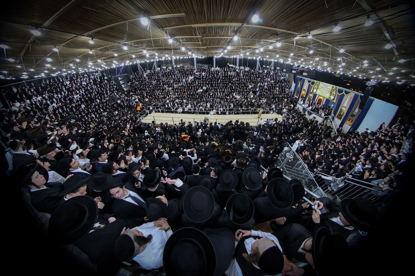 הגה"צ רבי אלימלך בידרמן בשמחת בית השואבה