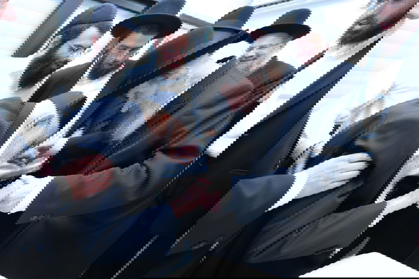 הגר"ד לנדו אצל הגר"מ גריינמן, סוכות תשפ"ו