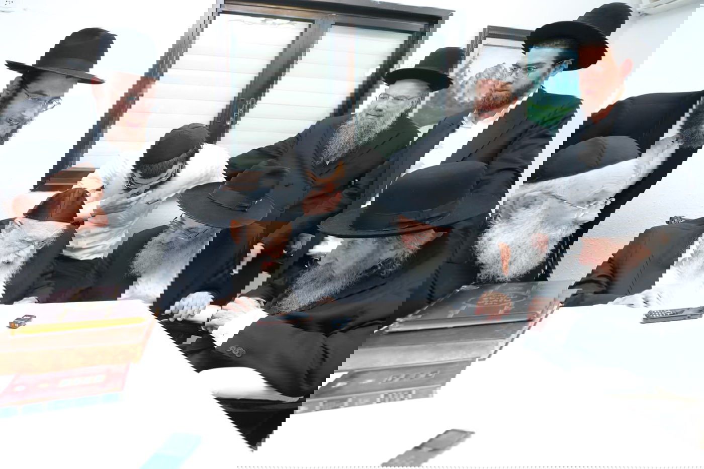 הגר"ד לנדו אצל הגר"מ גריינמן, סוכות תשפ"ו