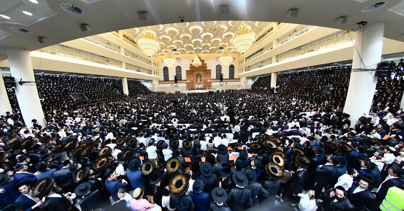 שמחת בר המצווה ושמחת בית השואבה בחצה"ק ויז'ניץ