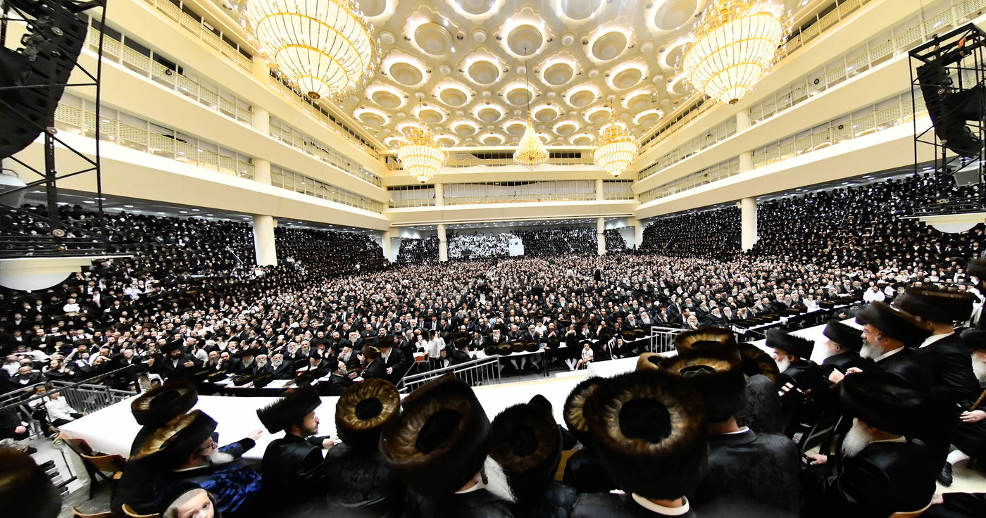 שמחת בר המצווה ושמחת בית השואבה בחצה"ק ויז'ניץ