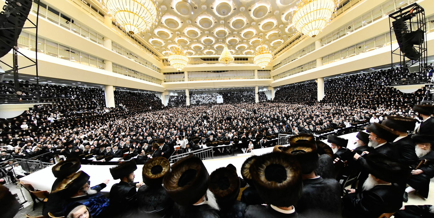 שמחת בר המצווה ושמחת בית השואבה בחצה"ק ויז'ניץ