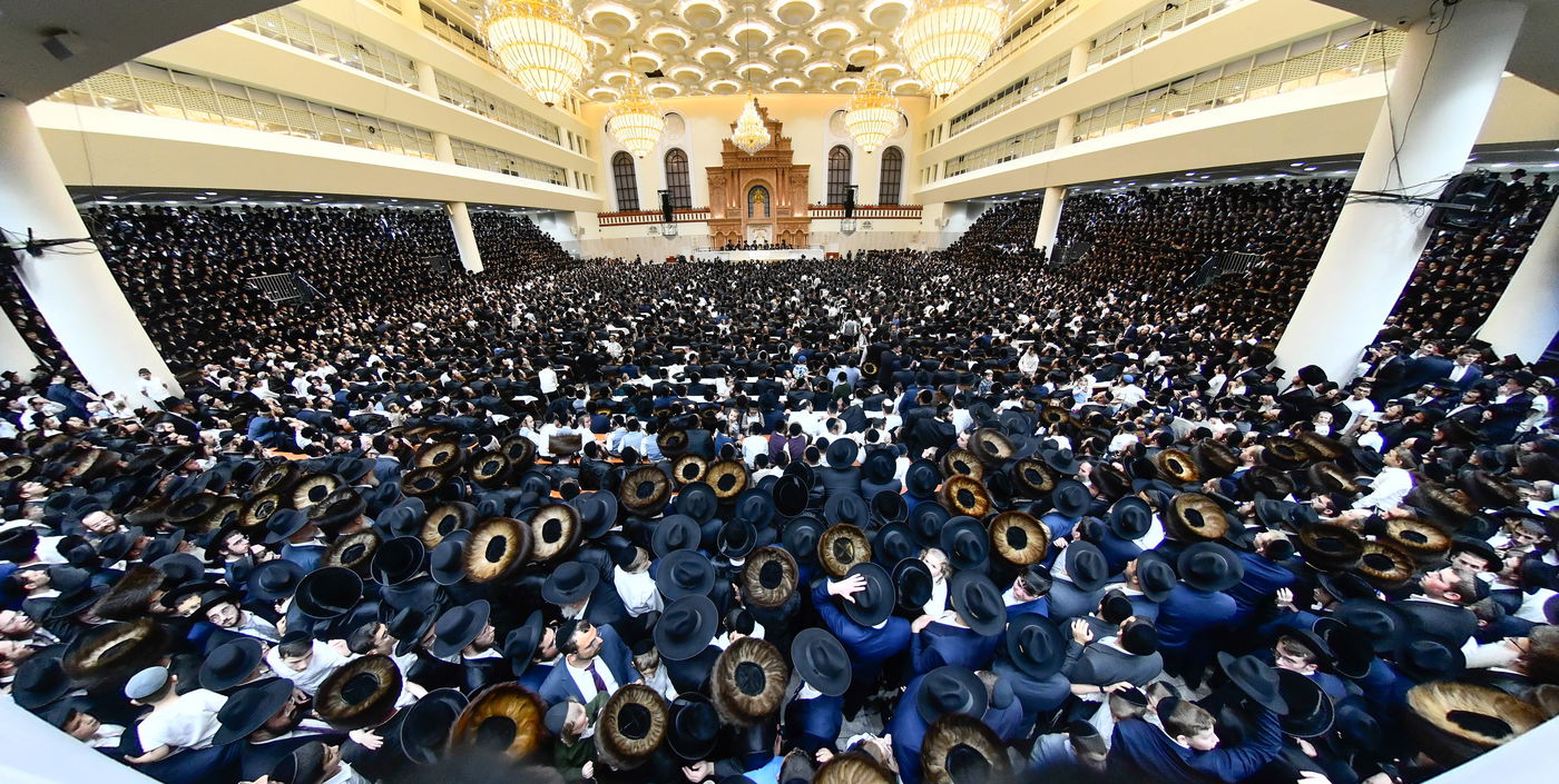 שמחת בר המצווה ושמחת בית השואבה בחצה"ק ויז'ניץ