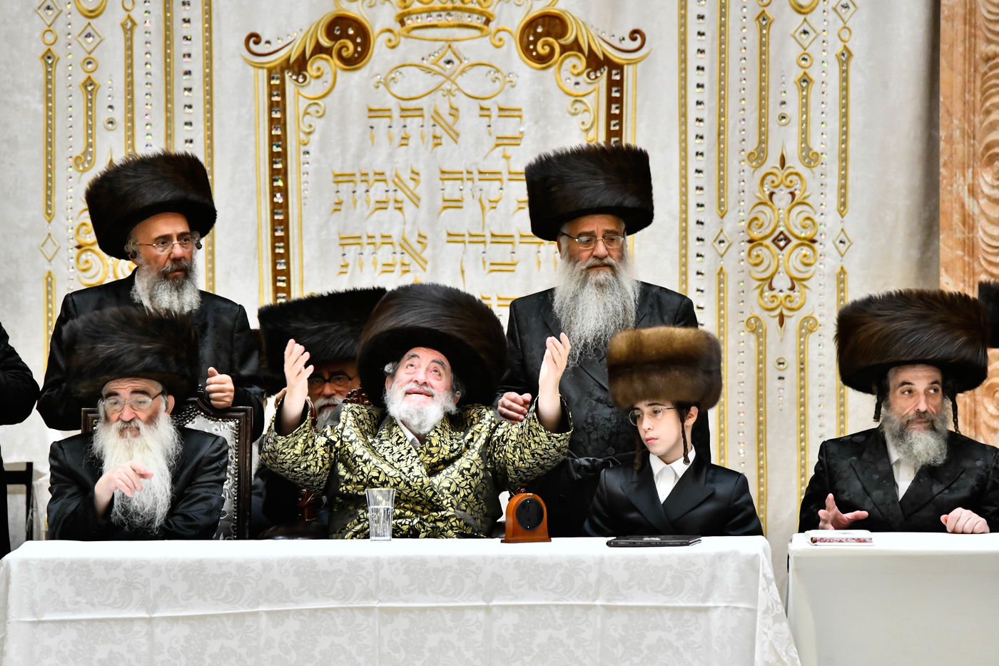 שמחת בר המצווה ושמחת בית השואבה בחצה"ק ויז'ניץ