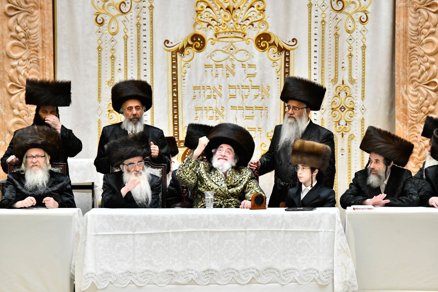 שמחת בר המצווה ושמחת בית השואבה בחצה"ק ויז'ניץ