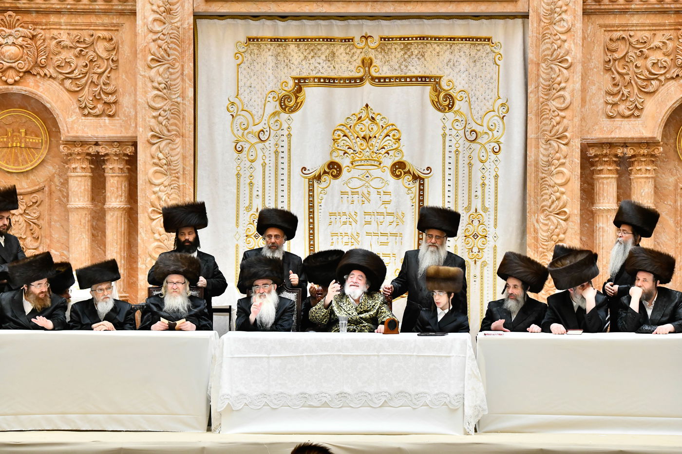 שמחת בר המצווה ושמחת בית השואבה בחצה"ק ויז'ניץ