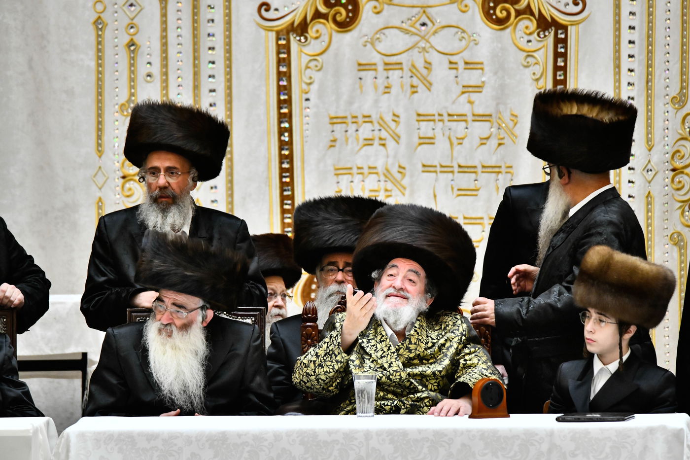 שמחת בר המצווה ושמחת בית השואבה בחצה"ק ויז'ניץ