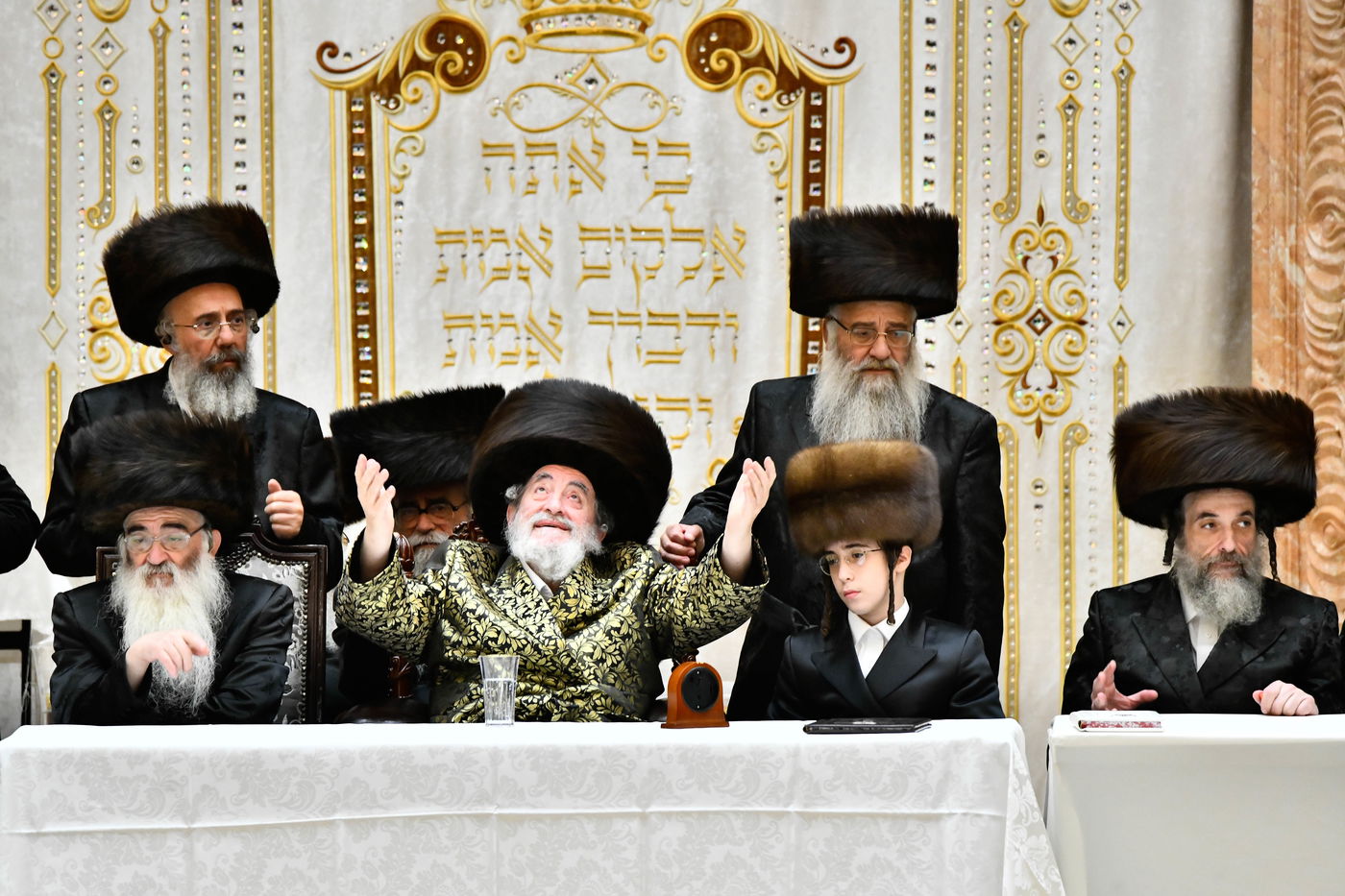 שמחת בר המצווה ושמחת בית השואבה בחצה"ק ויז'ניץ