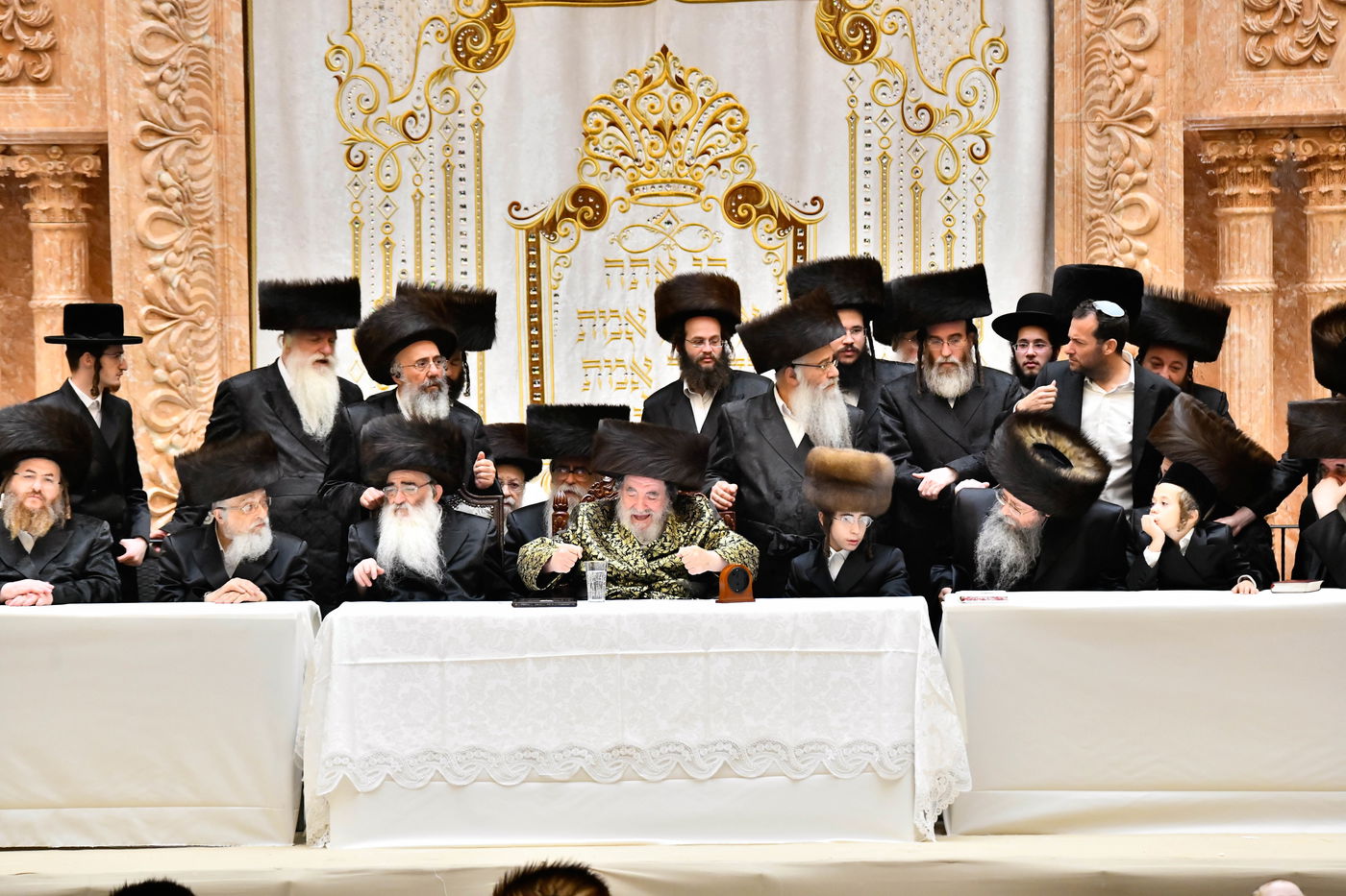 שמחת בר המצווה ושמחת בית השואבה בחצה"ק ויז'ניץ