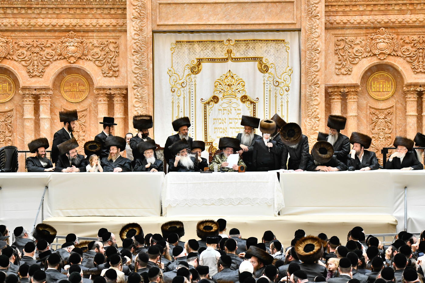 שמחת בר המצווה ושמחת בית השואבה בחצה"ק ויז'ניץ