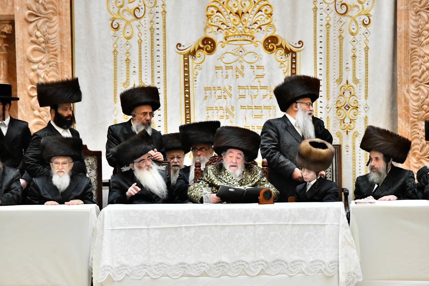 שמחת בר המצווה ושמחת בית השואבה בחצה"ק ויז'ניץ