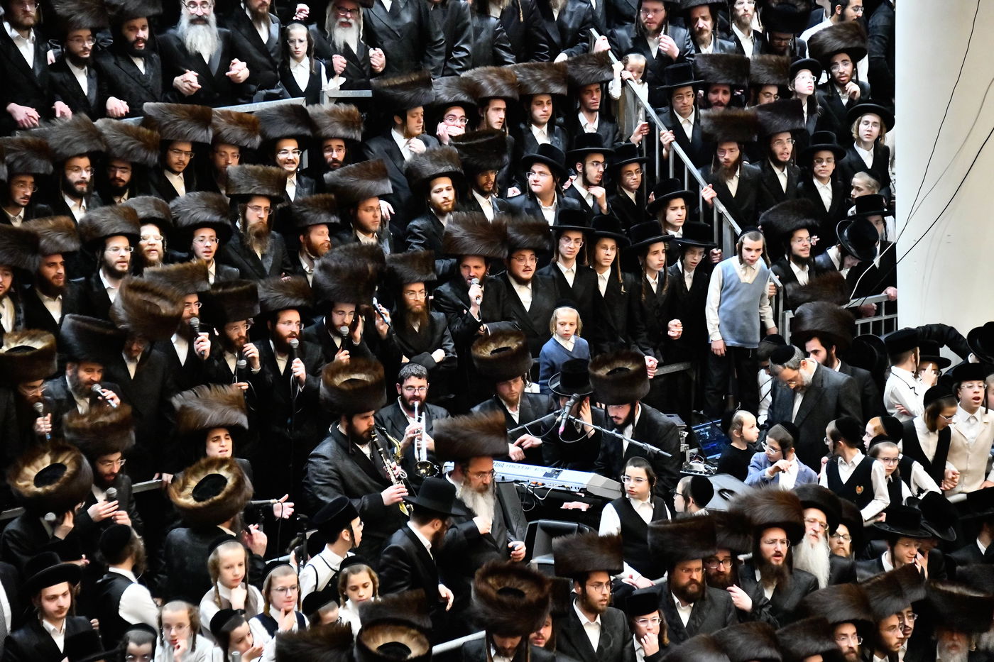 שמחת בר המצווה ושמחת בית השואבה בחצה"ק ויז'ניץ