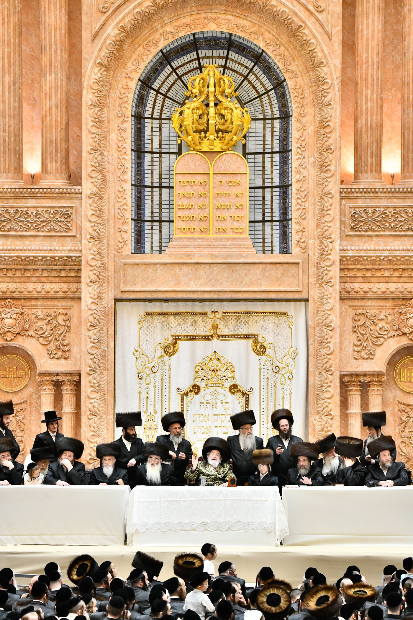 שמחת בר המצווה ושמחת בית השואבה בחצה"ק ויז'ניץ