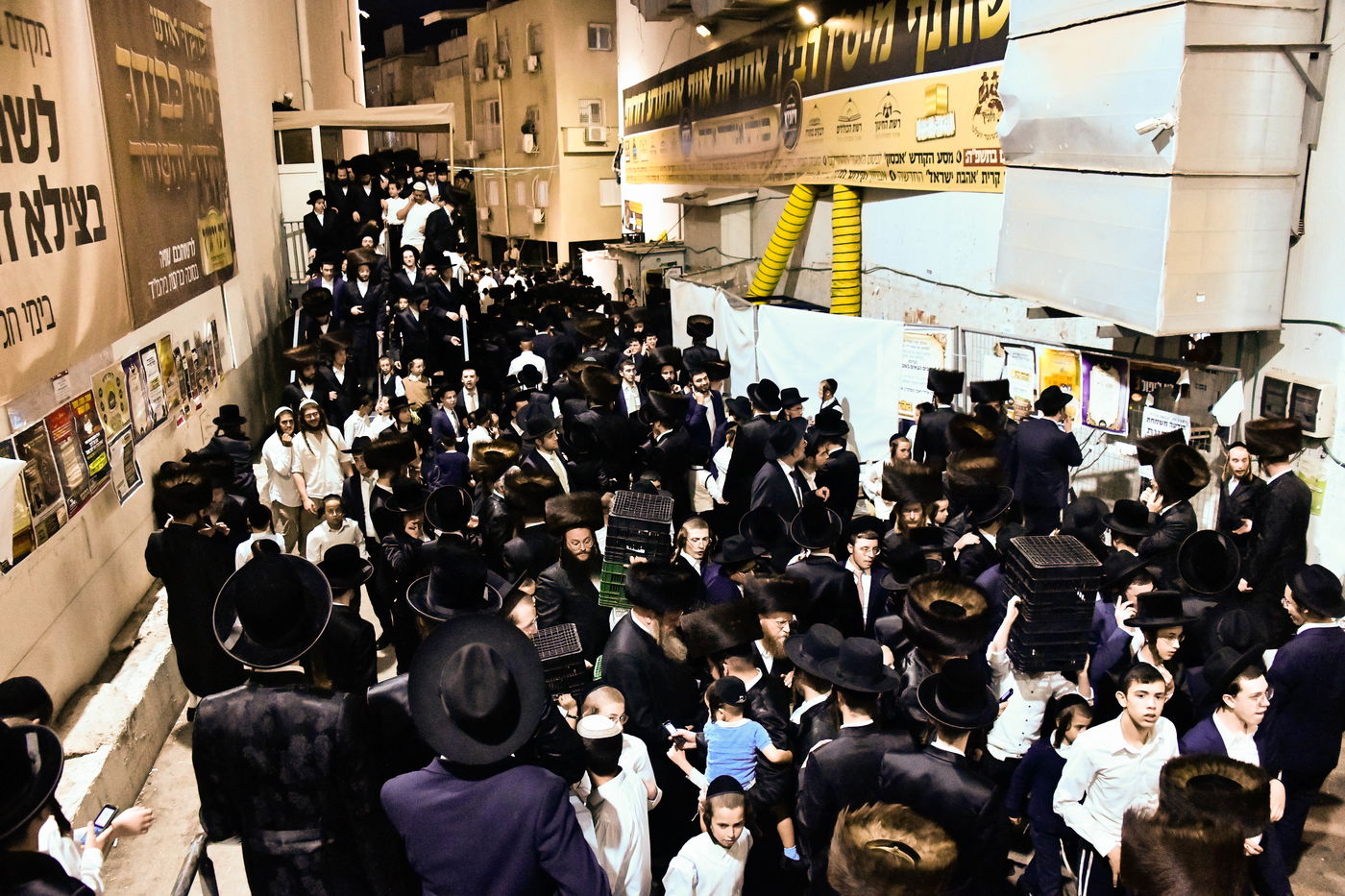 שמחת בר המצווה ושמחת בית השואבה בחצה"ק ויז'ניץ