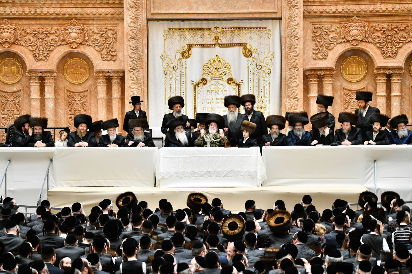 שמחת בר המצווה ושמחת בית השואבה בחצה"ק ויז'ניץ