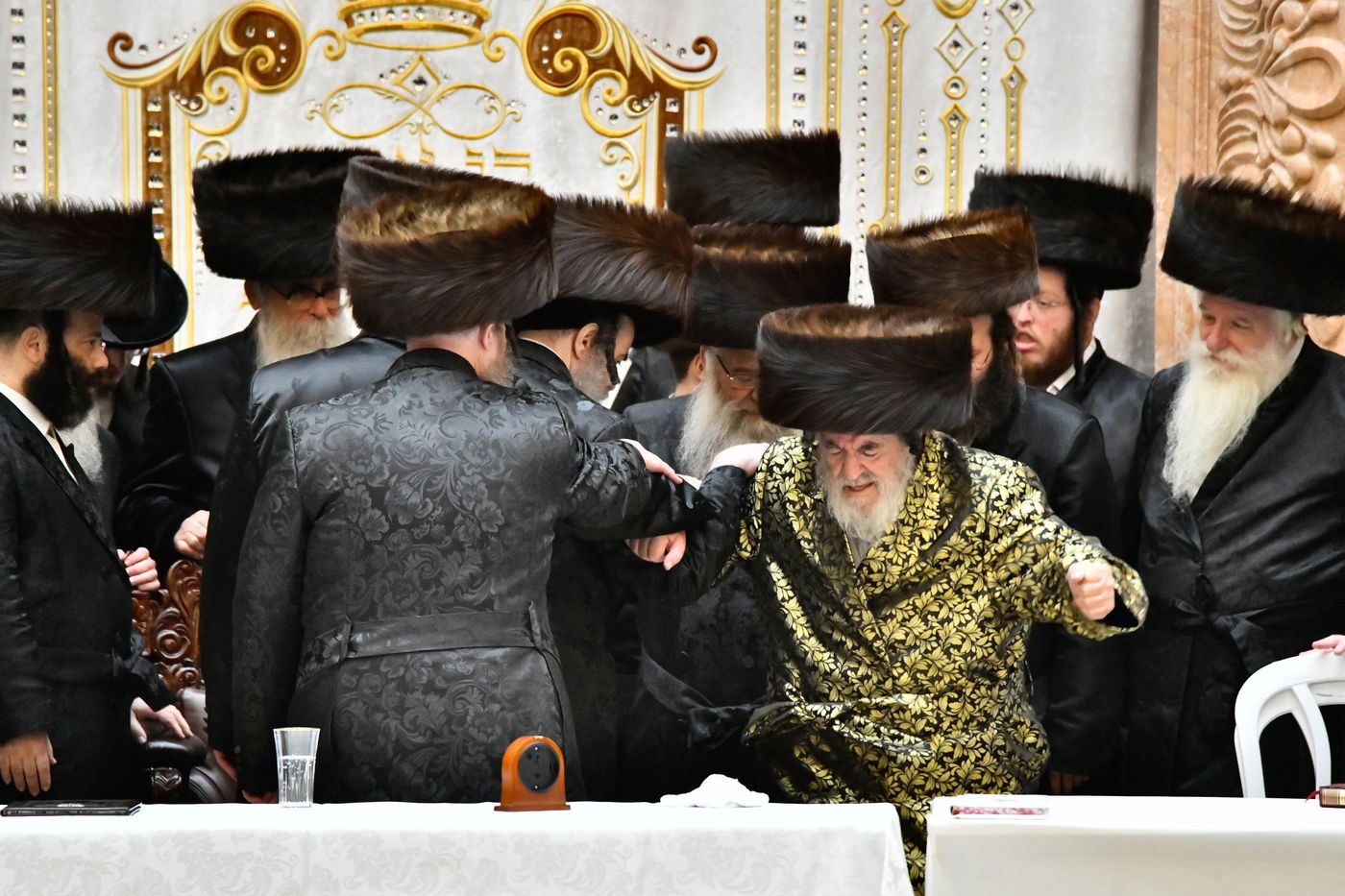 שמחת בר המצווה ושמחת בית השואבה בחצה"ק ויז'ניץ